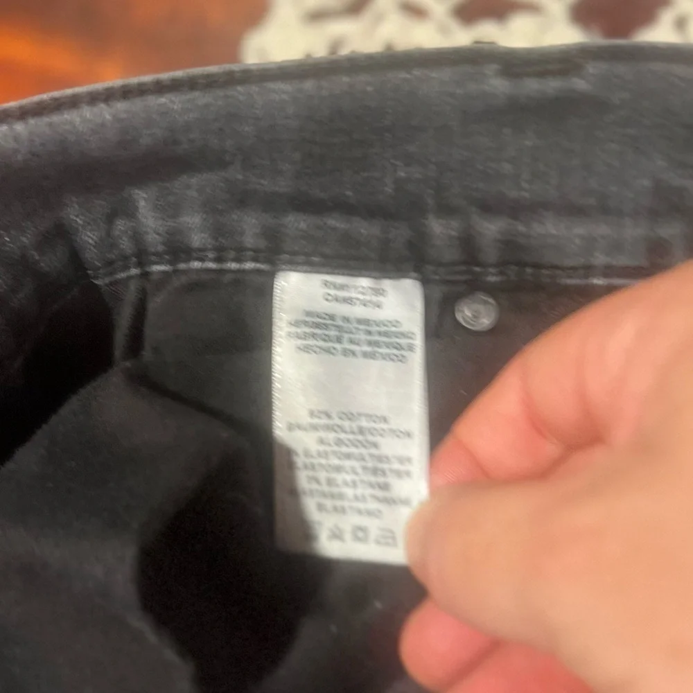 True Religion “Slim” jeans size 40 in GUC